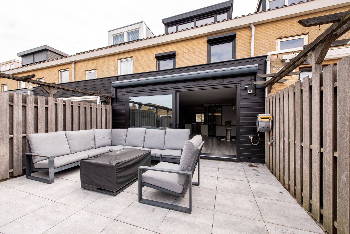 Modernized Family Home with 5 Bedrooms in Child-Friendly Floriande — 14