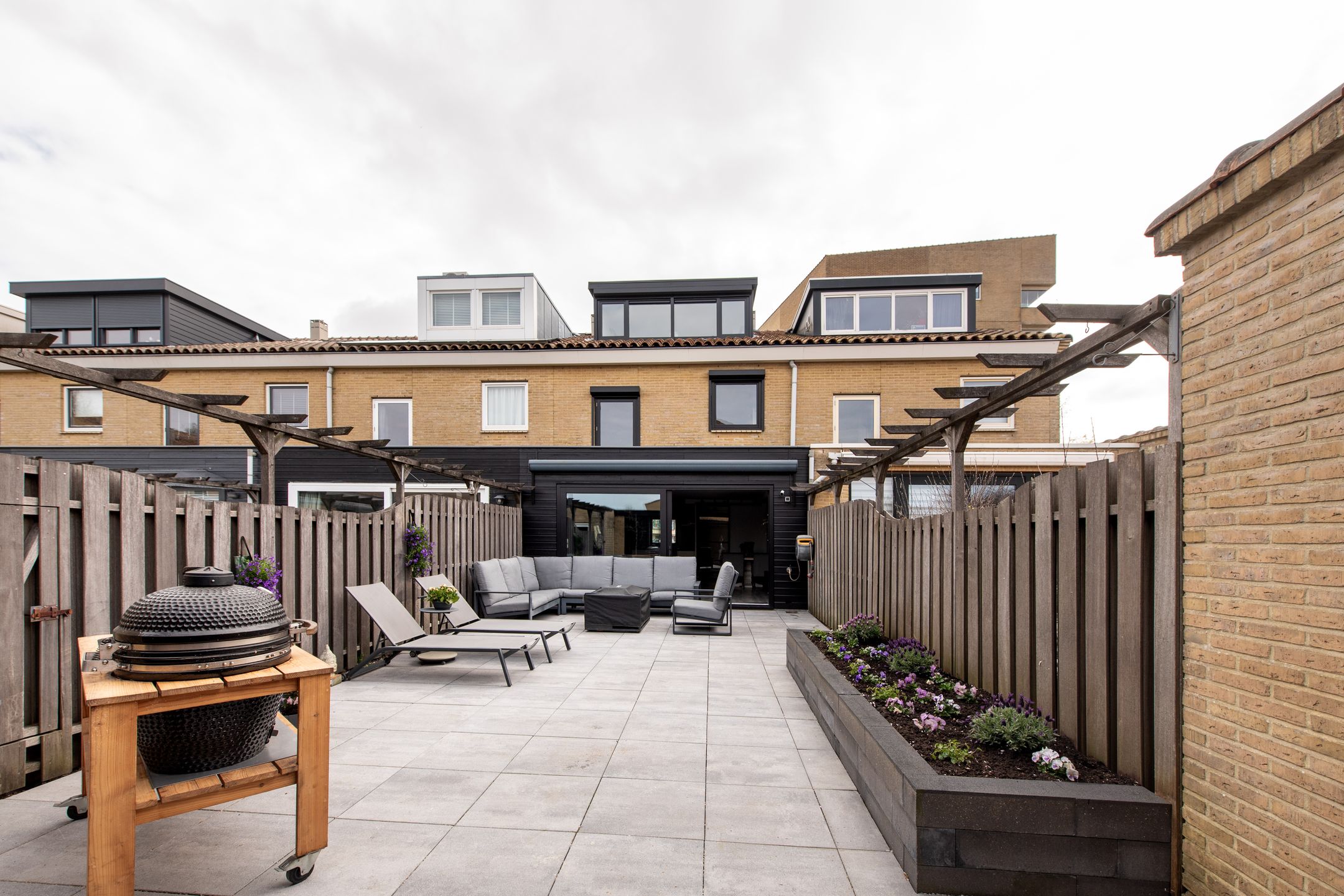 Modernized Family Home with 5 Bedrooms in Child-Friendly Floriande — 12