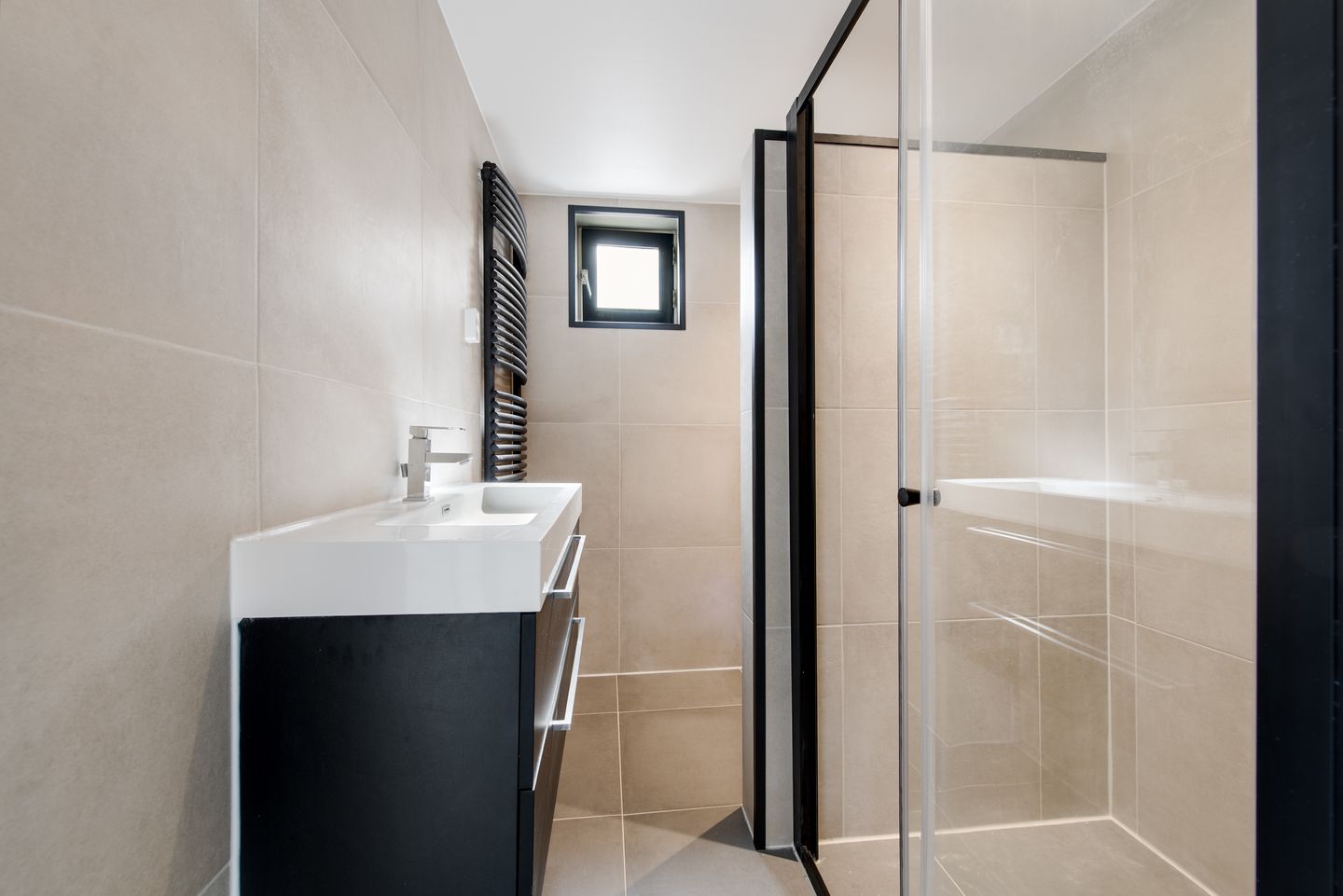 Modernized Family Home with 5 Bedrooms in Child-Friendly Floriande — 20