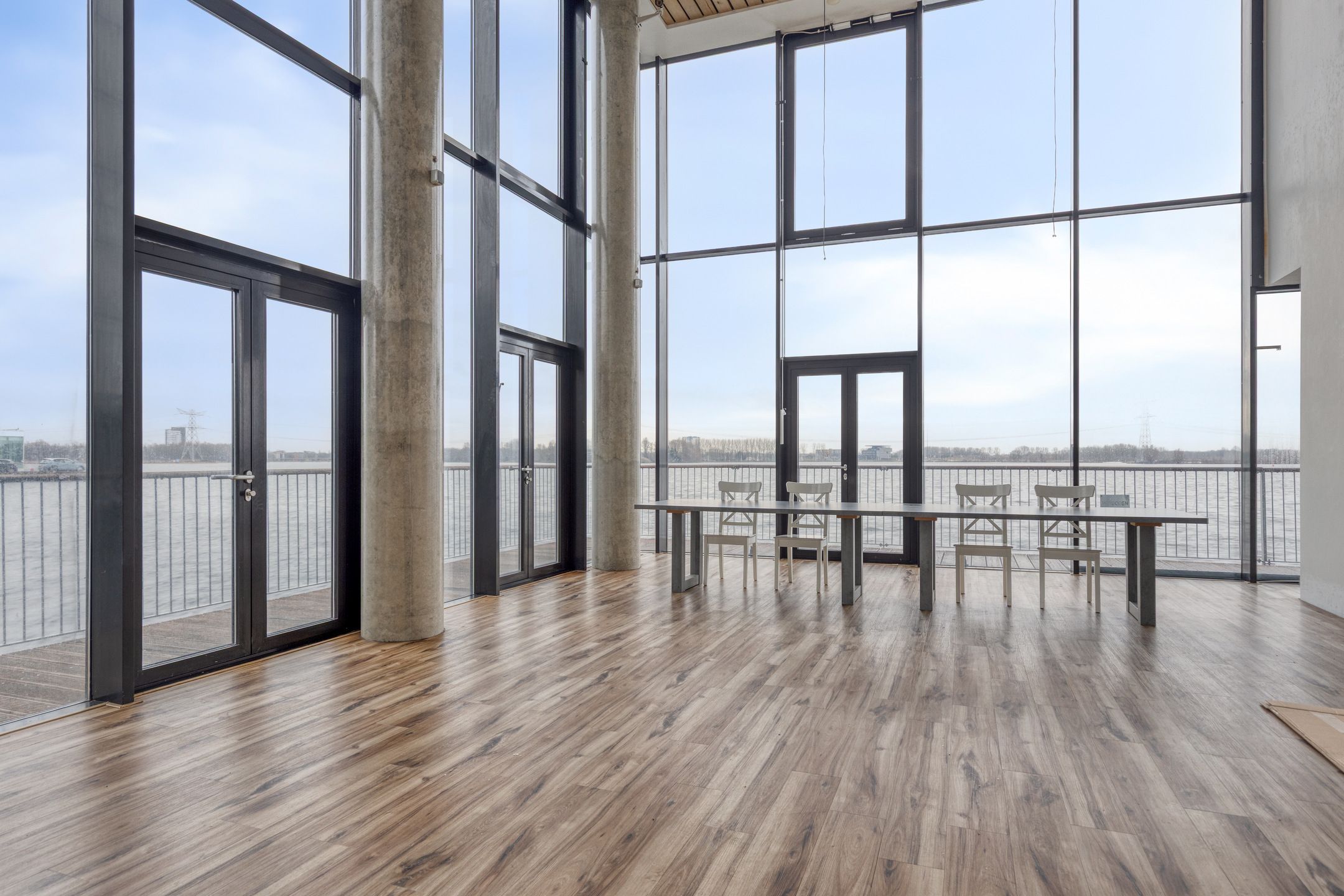 Spacious Apartment with Weerwater View and Private Parking — 21