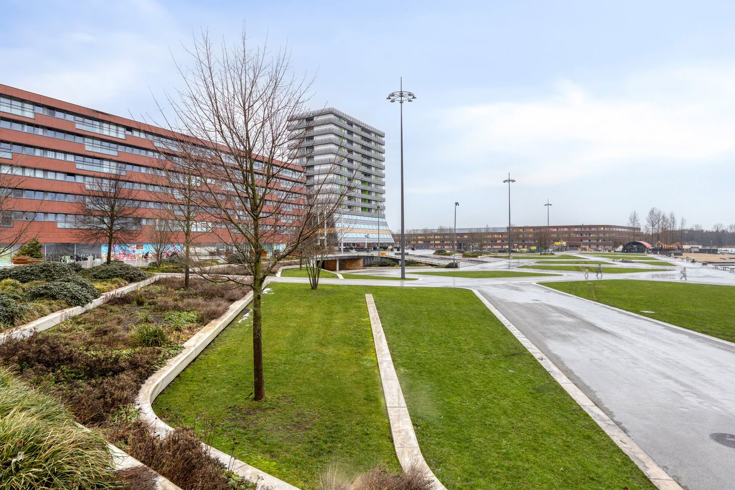 Spacious Apartment with Weerwater View and Private Parking — 25