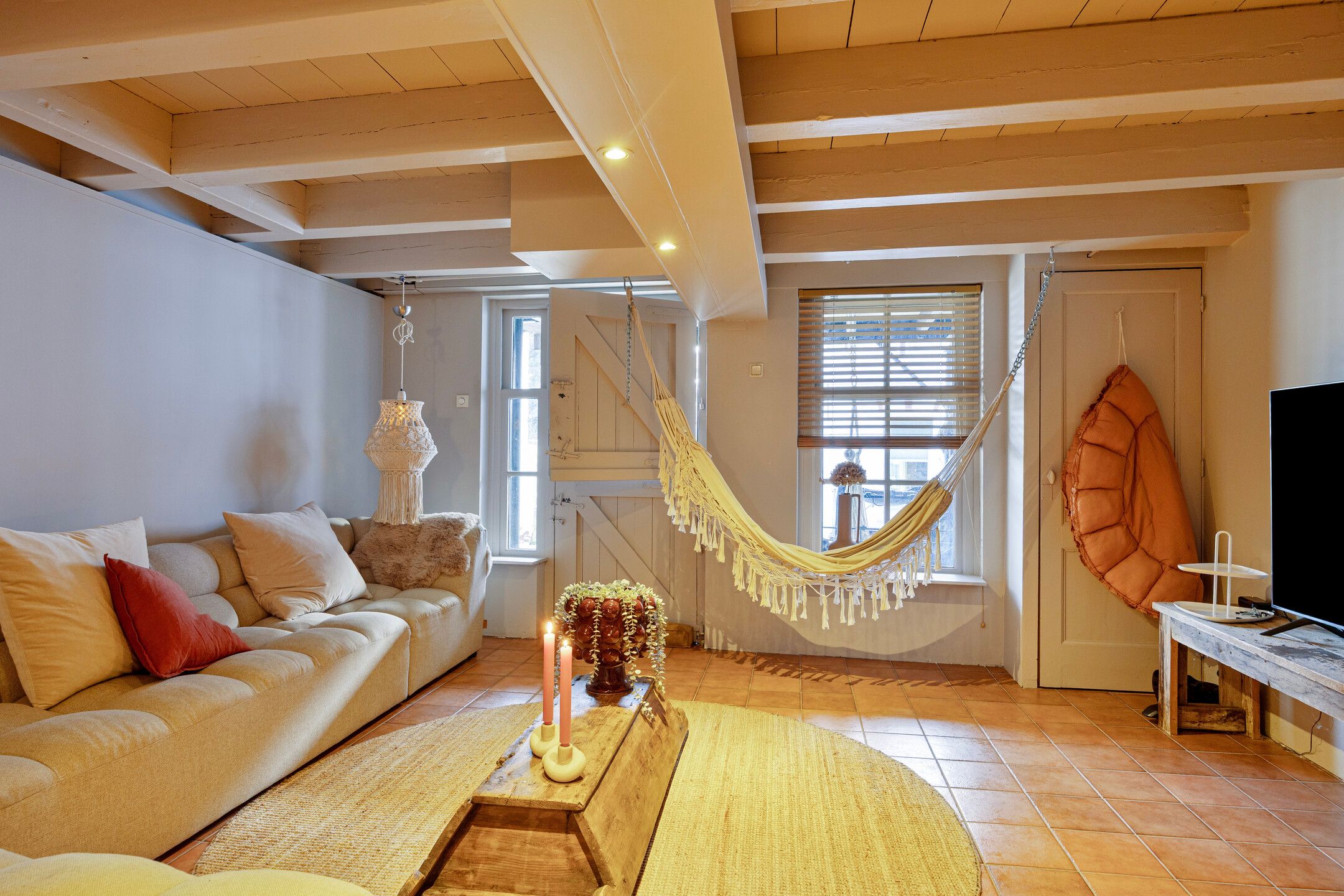 Fully Renovated Dike House with Three Living Levels in Rotterdam-IJsselmonde — 21