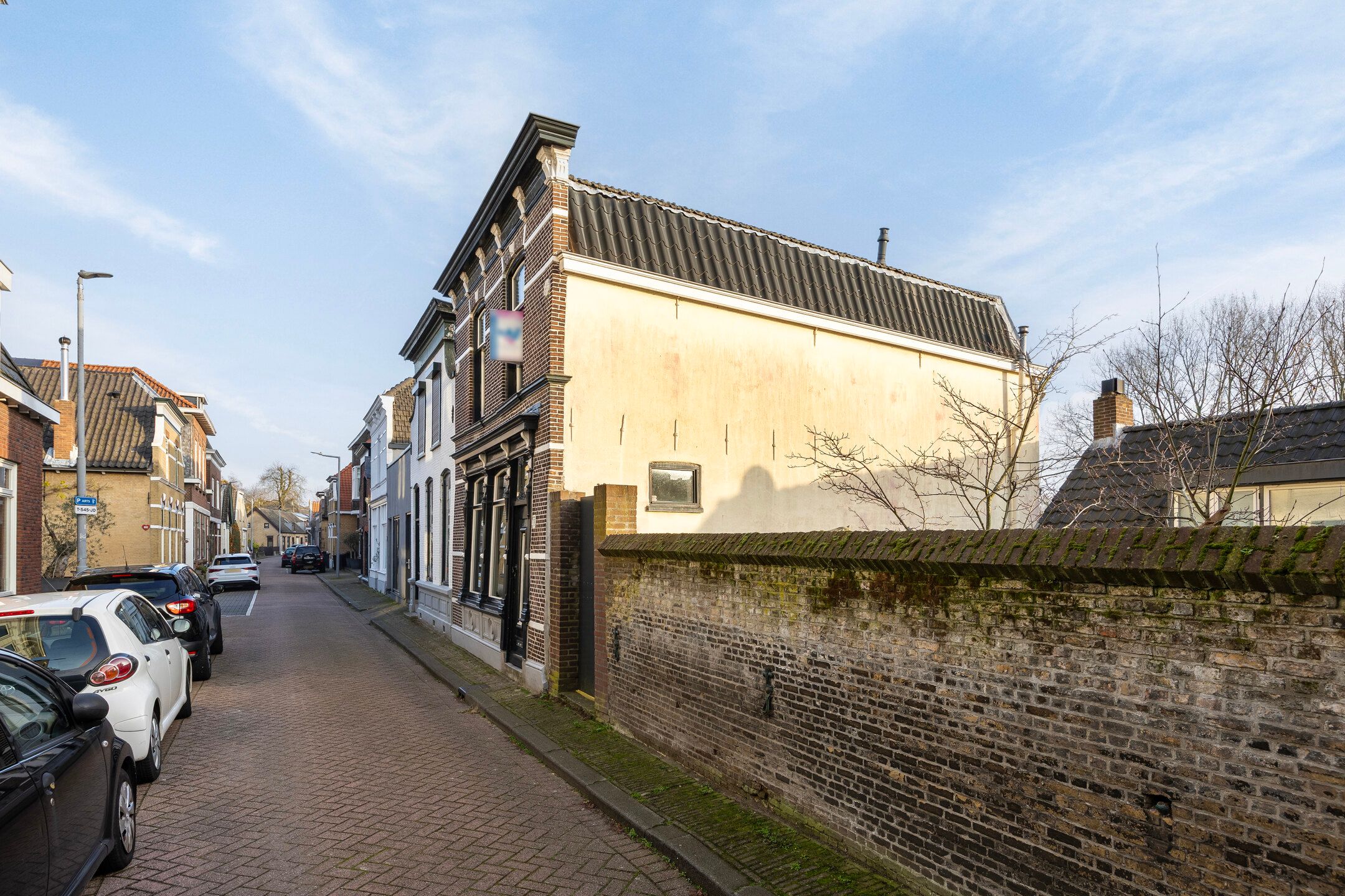 Fully Renovated Dike House with Three Living Levels in Rotterdam-IJsselmonde — 51