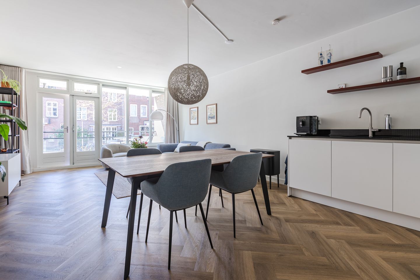 Photo 10 of Prins Hendrikstraat 65