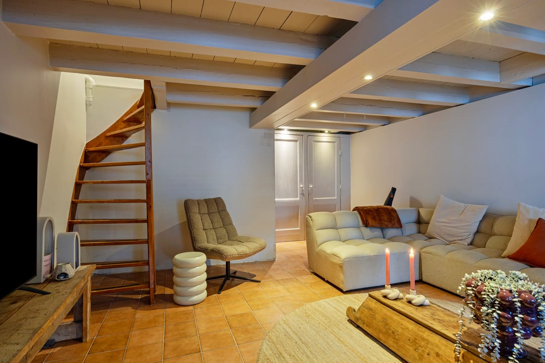 Fully Renovated Dike House with Three Living Levels in Rotterdam-IJsselmonde — 22