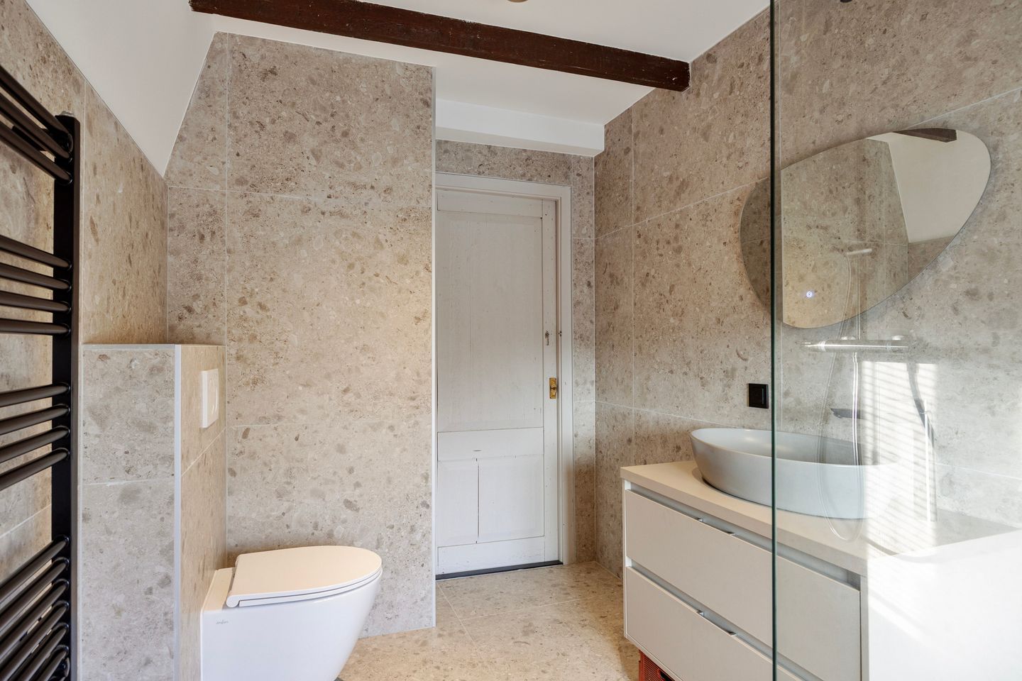 Fully Renovated Dike House with Three Living Levels in Rotterdam-IJsselmonde — 35