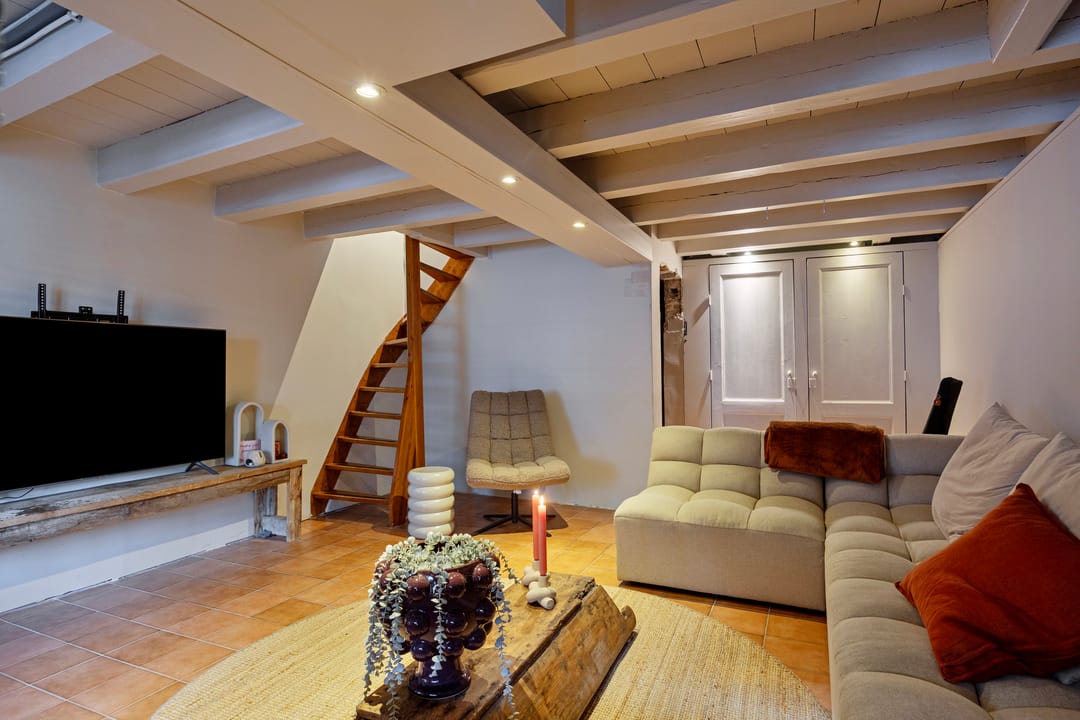Fully Renovated Dike House with Three Living Levels in Rotterdam-IJsselmonde — 23