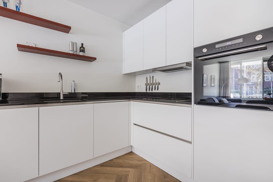 Photo 11 of Prins Hendrikstraat 65