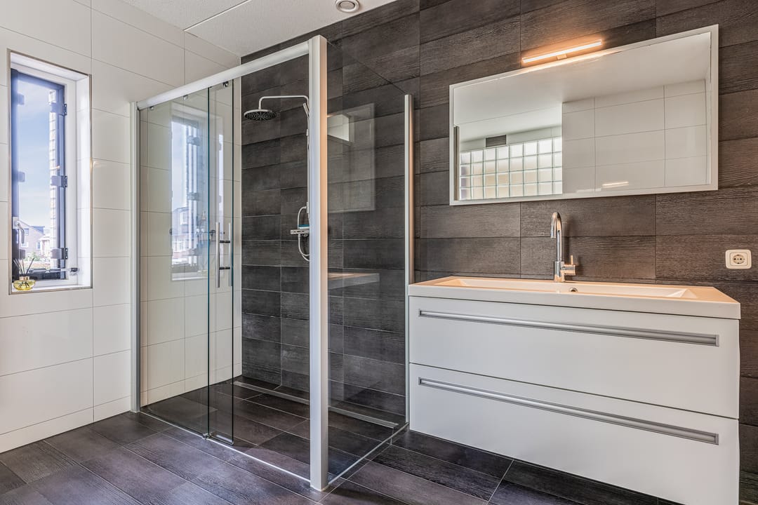 Spacious semi-detached family home with rooftop terrace in green Arnhem neighborhood — 26