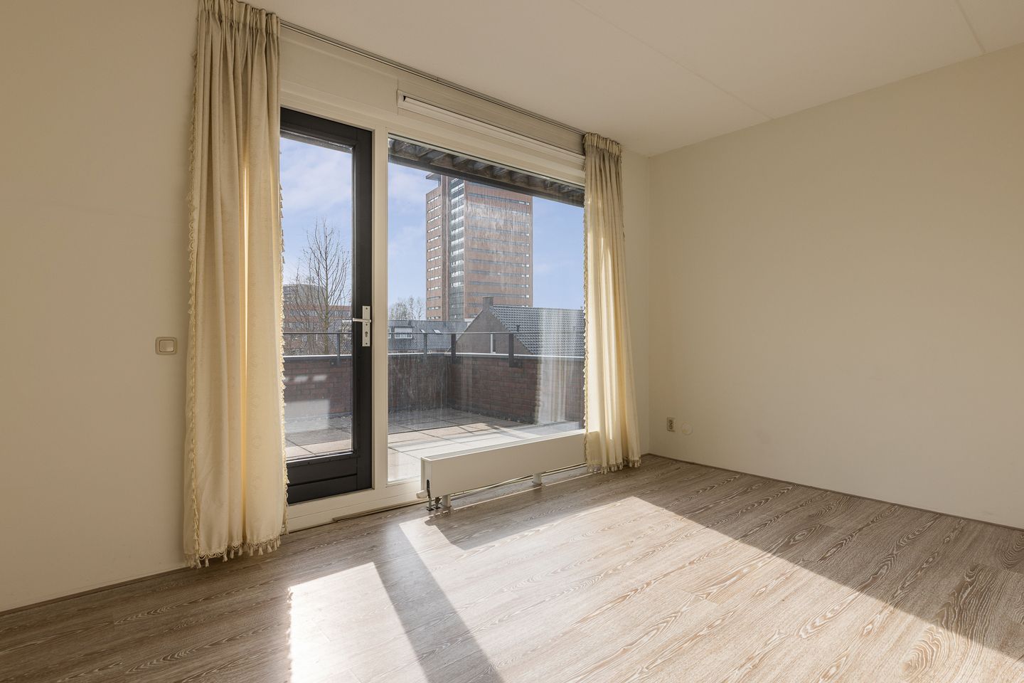Spacious semi-detached family home with rooftop terrace in green Arnhem neighborhood — 35