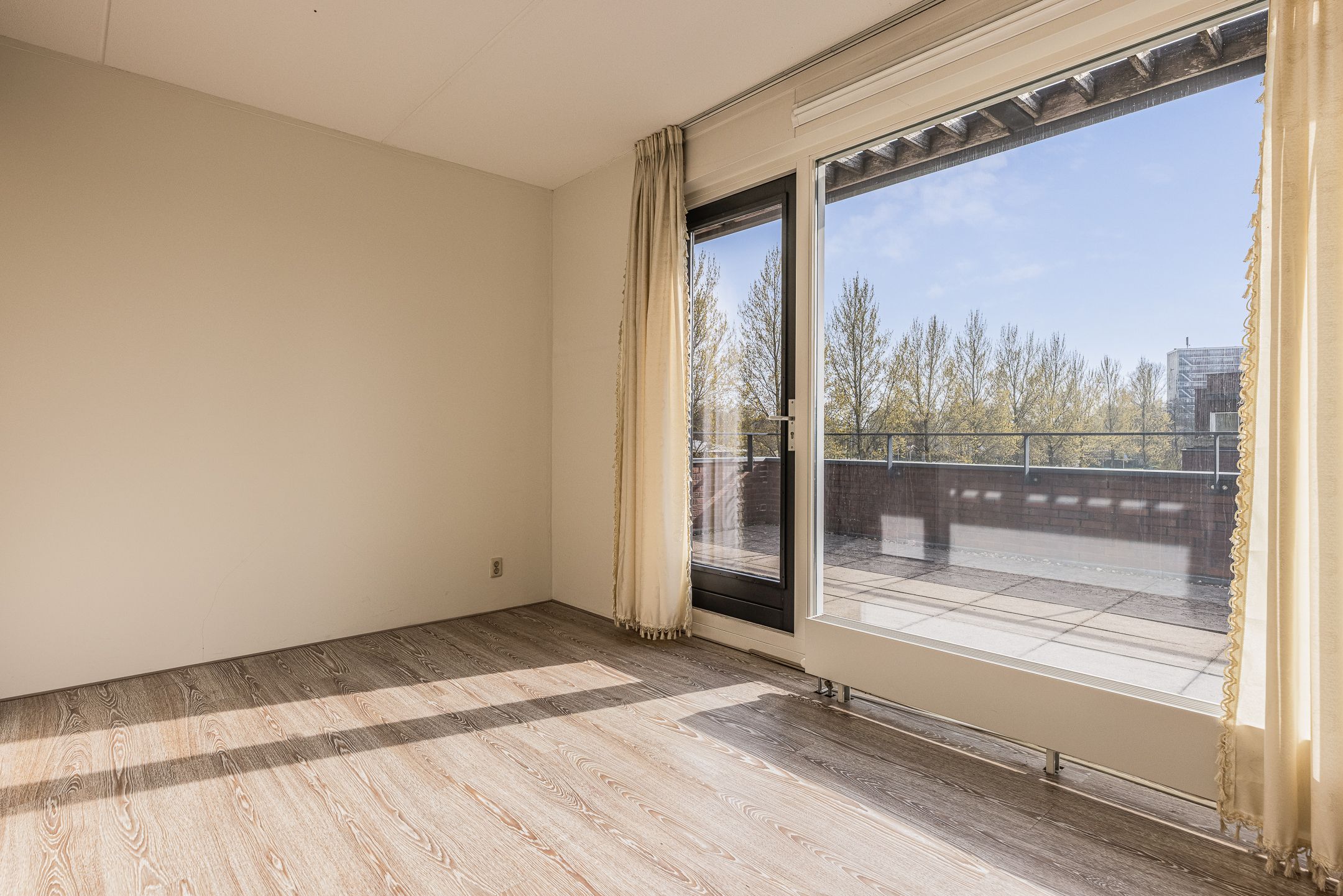 Spacious semi-detached family home with rooftop terrace in green Arnhem neighborhood — 36