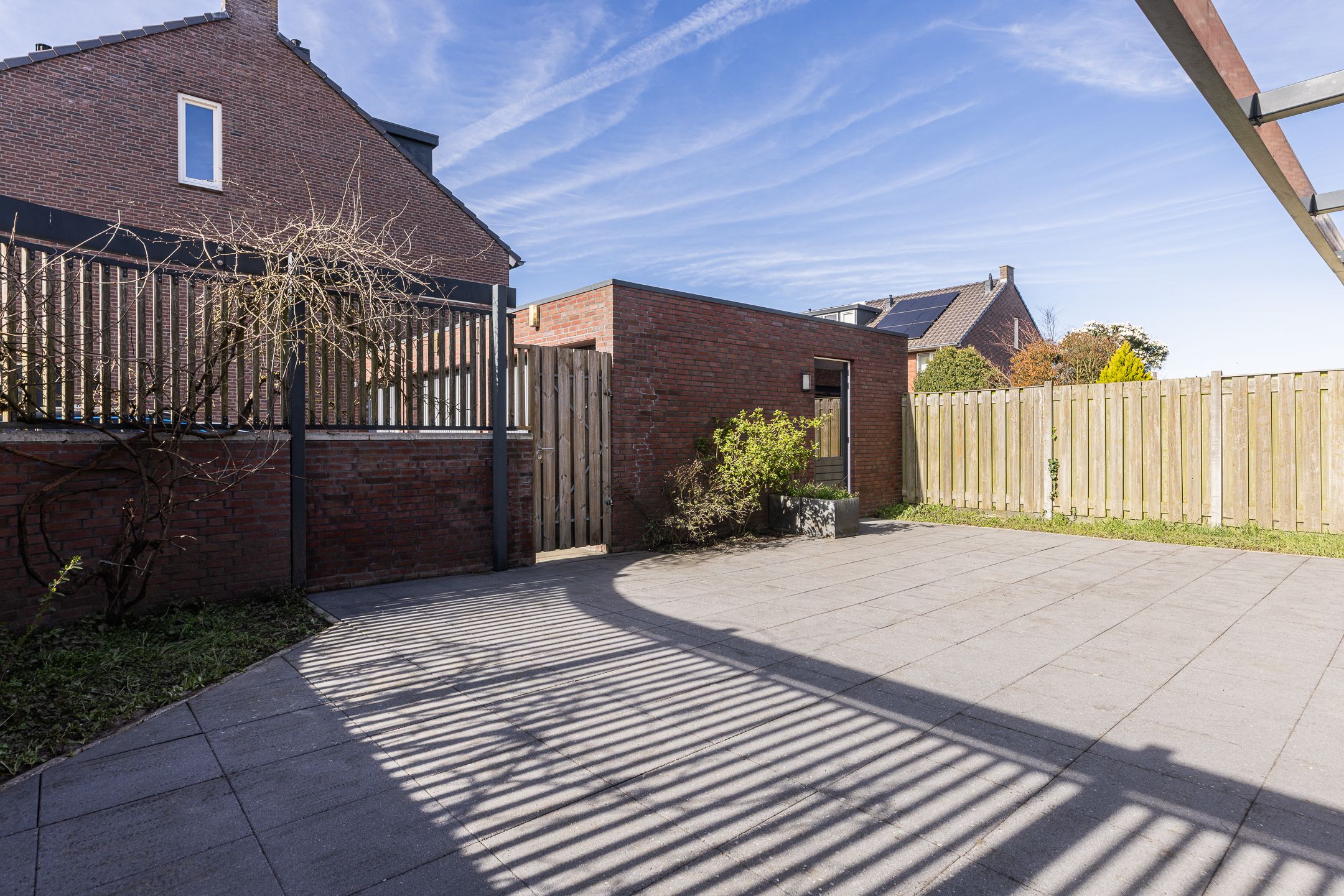 Spacious semi-detached family home with rooftop terrace in green Arnhem neighborhood — 21