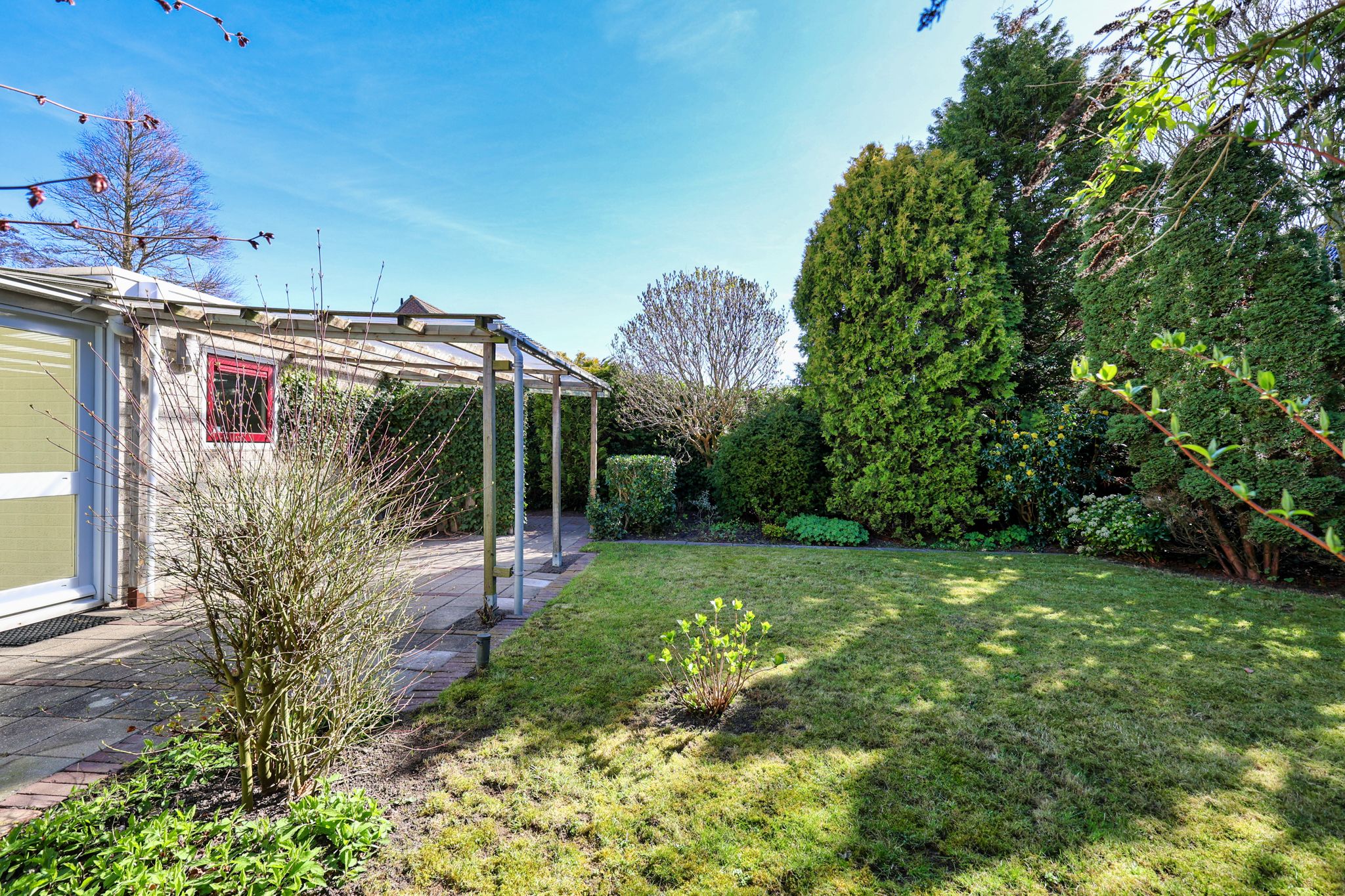 Ideal Family Home with Sunroom, Garage and South-Facing Garden — 18