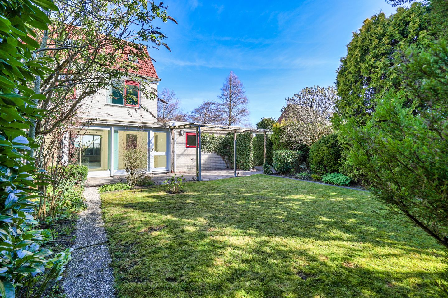 Ideal Family Home with Sunroom, Garage and South-Facing Garden — 19