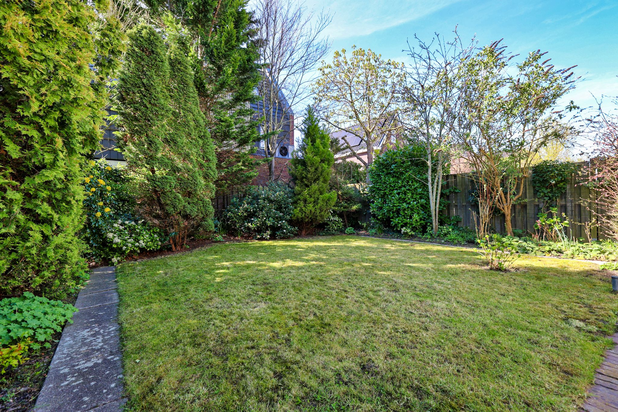 Ideal Family Home with Sunroom, Garage and South-Facing Garden — 21