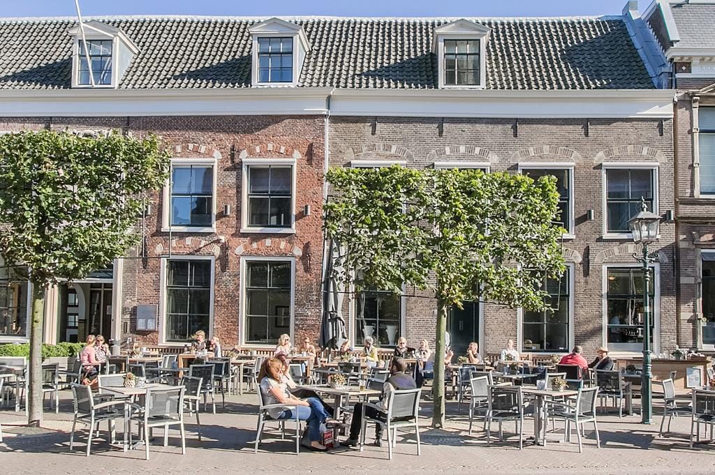 Stylish and Bright Apartment with Iconic Church View in Historic Haarlem Center — 29