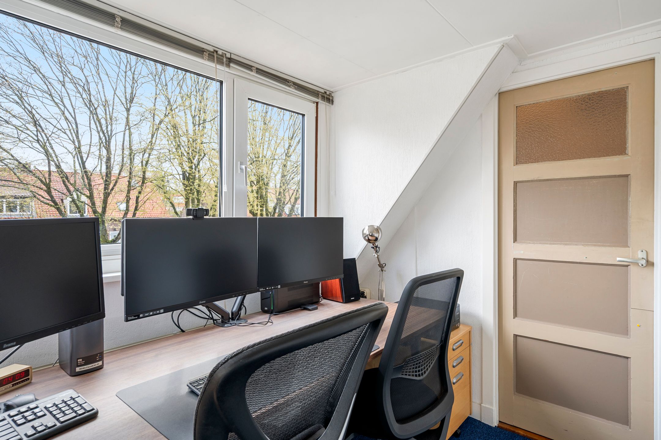 Terraced Home with Sunny Garden and Three Spacious Bedrooms — 24