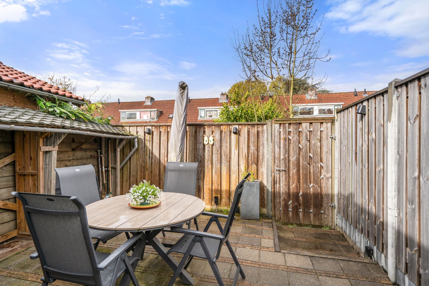Terraced Home with Sunny Garden and Three Spacious Bedrooms — 29