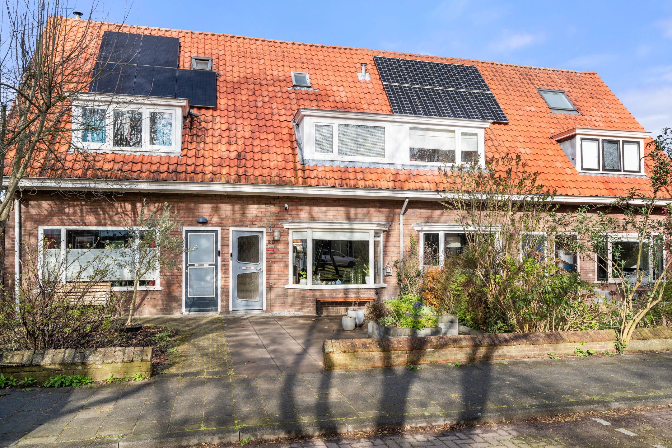 Terraced Home with Sunny Garden and Three Spacious Bedrooms — 36