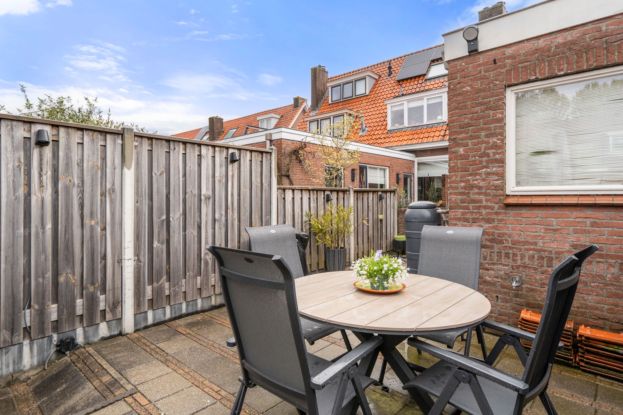 Terraced Home with Sunny Garden and Three Spacious Bedrooms — 30