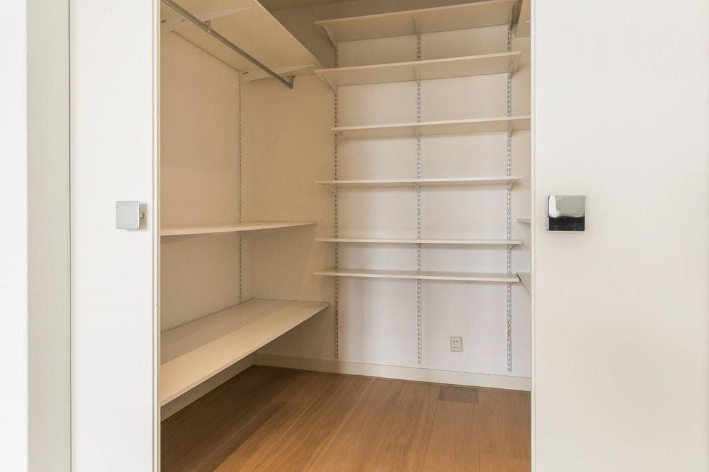 Foto 33 van Cornelis Schuytstraat 10-2