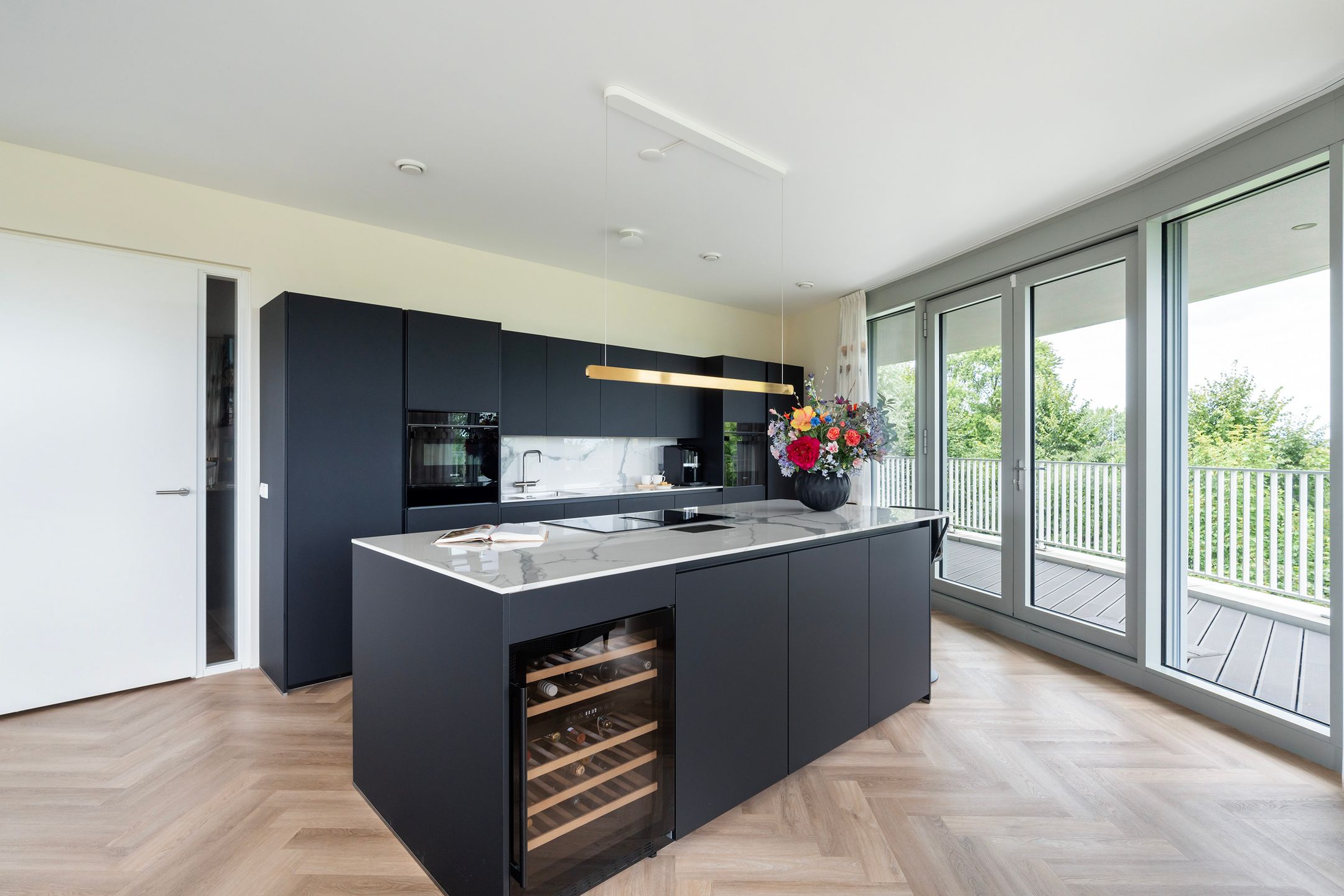 Foto 9 van Van der Duijn van Maasdamweg 716