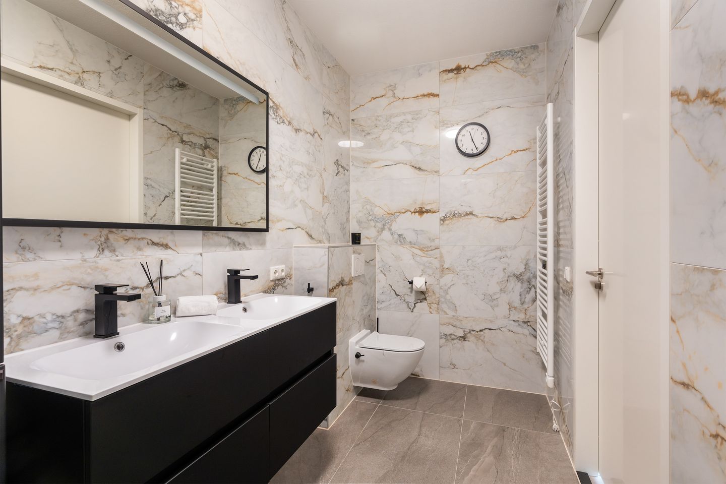 Foto 20 van Van der Duijn van Maasdamweg 716