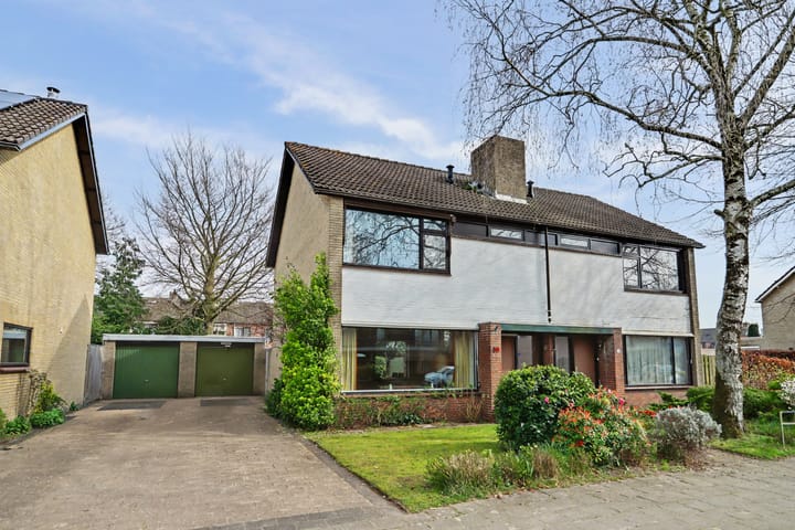 Ralph Bunchestraat 30 — te koop in Goirle, 2-onder-1-kapwoning