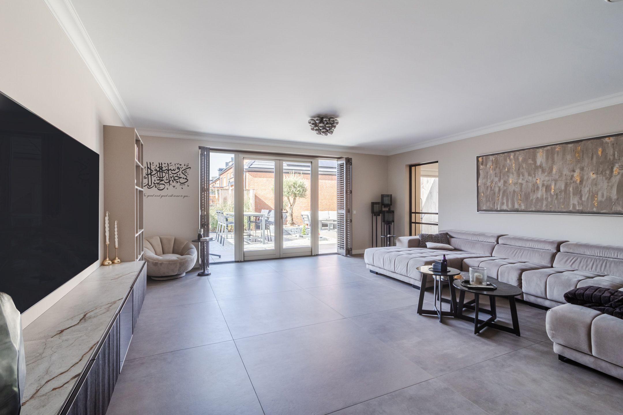 Spacious Energy-Efficient Corner Home with Garage and Luxury Kitchen — 12