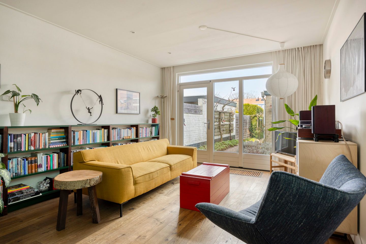 Photo 10 of Willemstraat 34