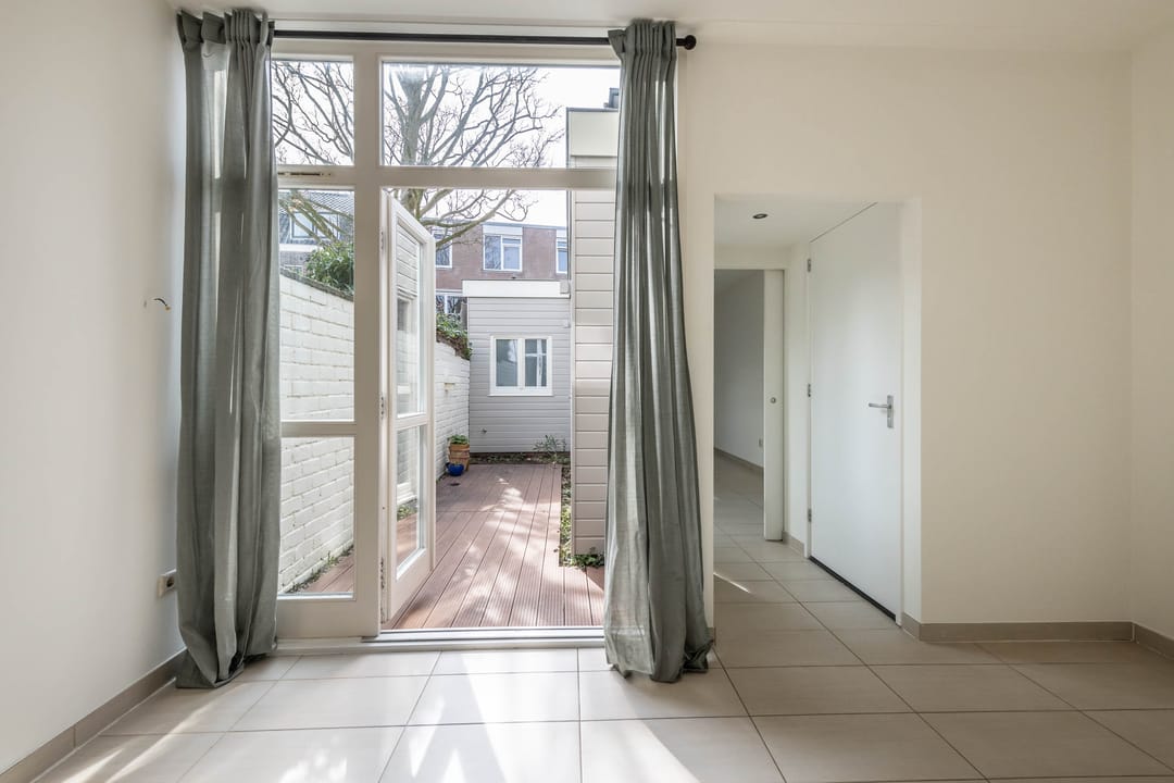 Photo 11 of Leidsestraat 64