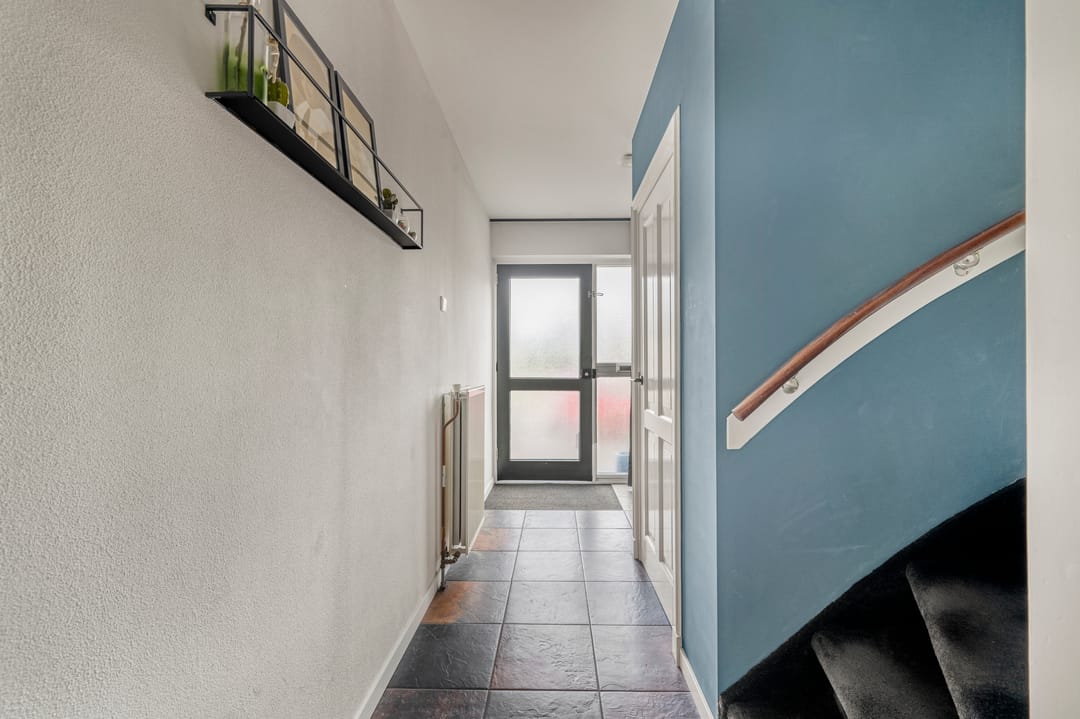 Spacious family home with sunny south-facing garden in Oudorp — 16