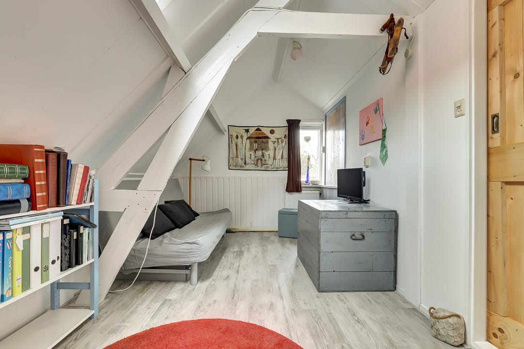Spacious semi-detached home with ground floor bedroom in Colijnsplaat — 31