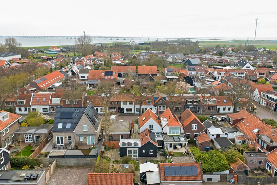 Spacious semi-detached home with ground floor bedroom in Colijnsplaat — 43