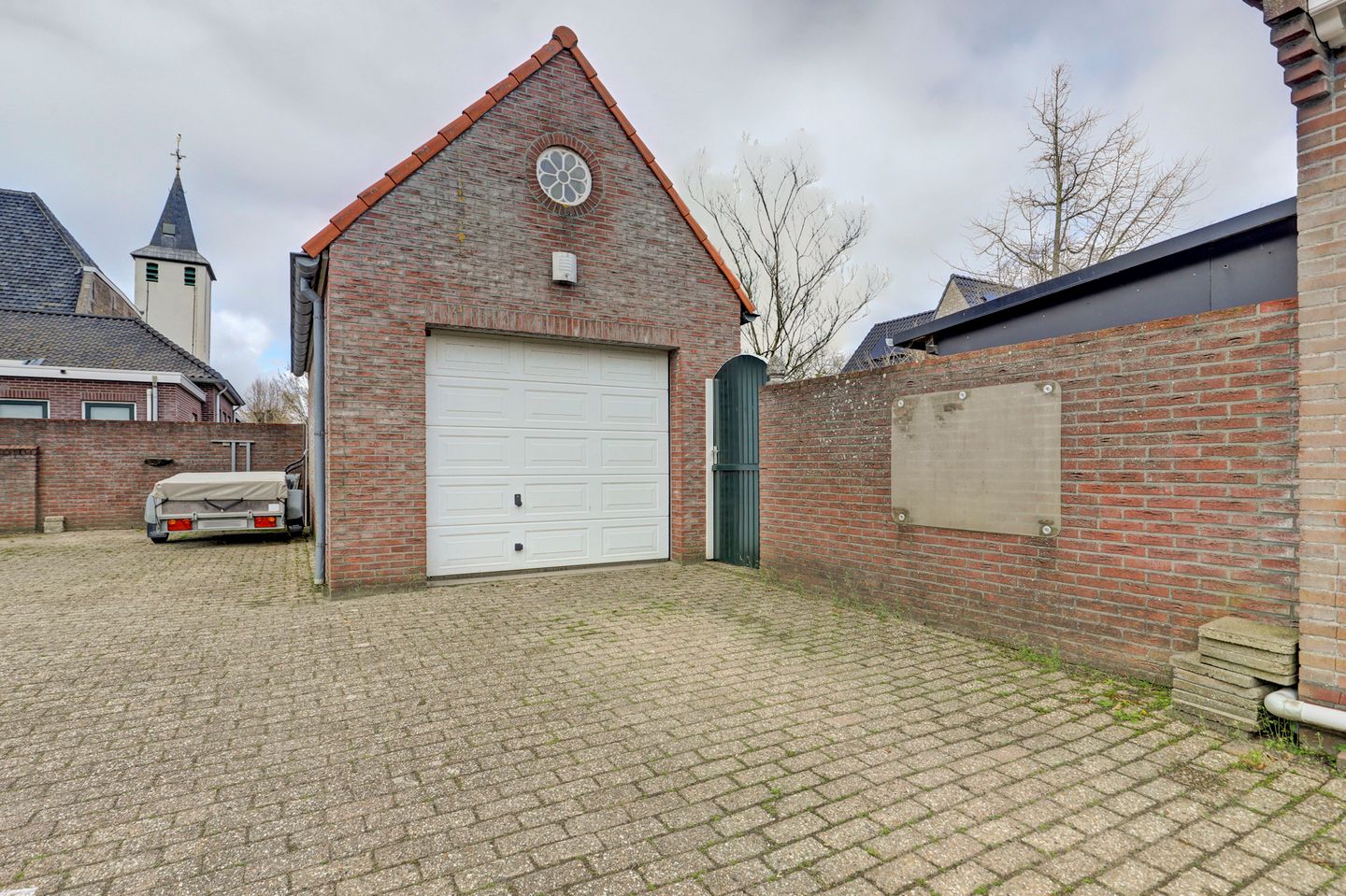 Spacious semi-detached home with ground floor bedroom in Colijnsplaat — 40