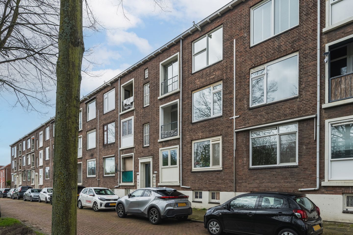 Bright 3-room apartment on second floor with two balconies in central Vlaardingen location — 25