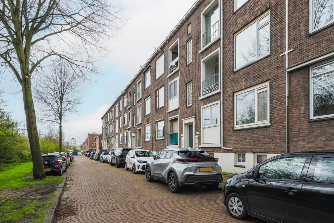 Bright 3-room apartment on second floor with two balconies in central Vlaardingen location — 26