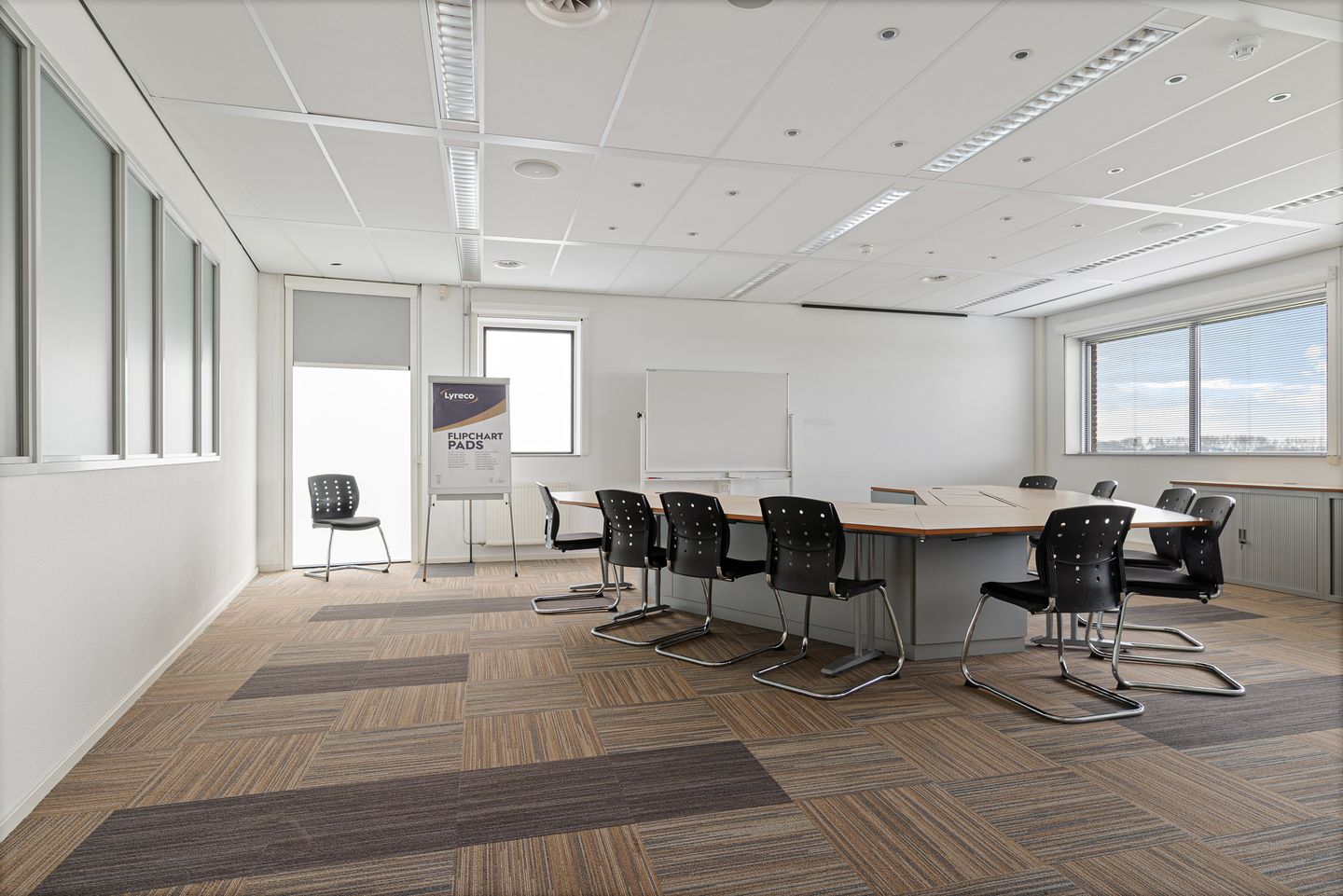 Bekijk foto 3 van Luchthavenweg 22