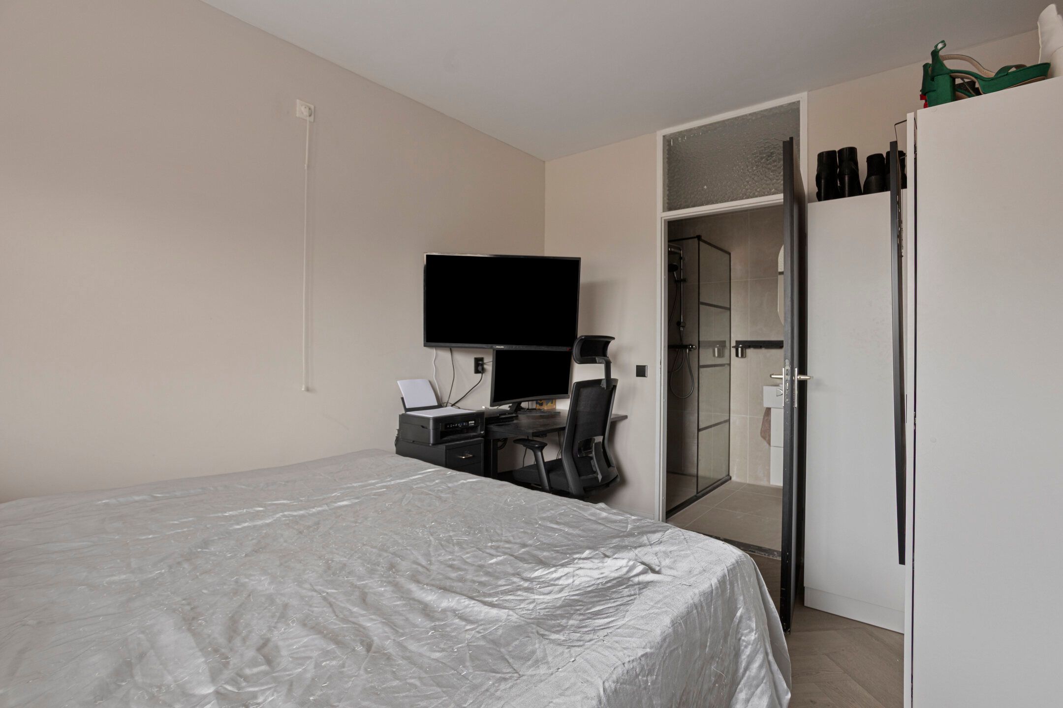 Move-in Ready Apartment in the Heart of Purmerend with Balcony — 12