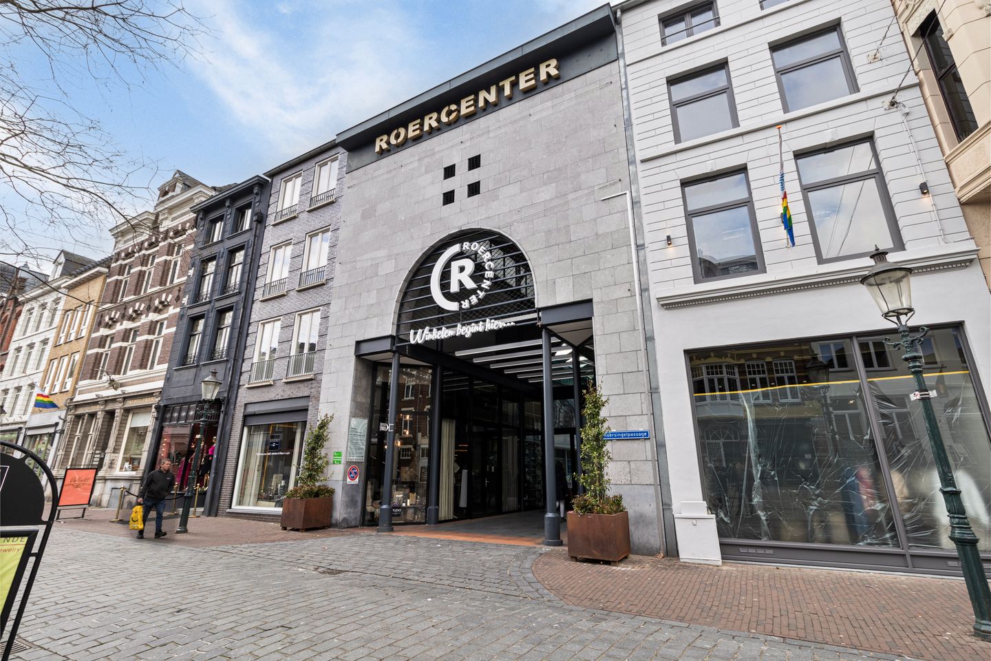 Bekijk foto 1 van Roersingelpassage 1