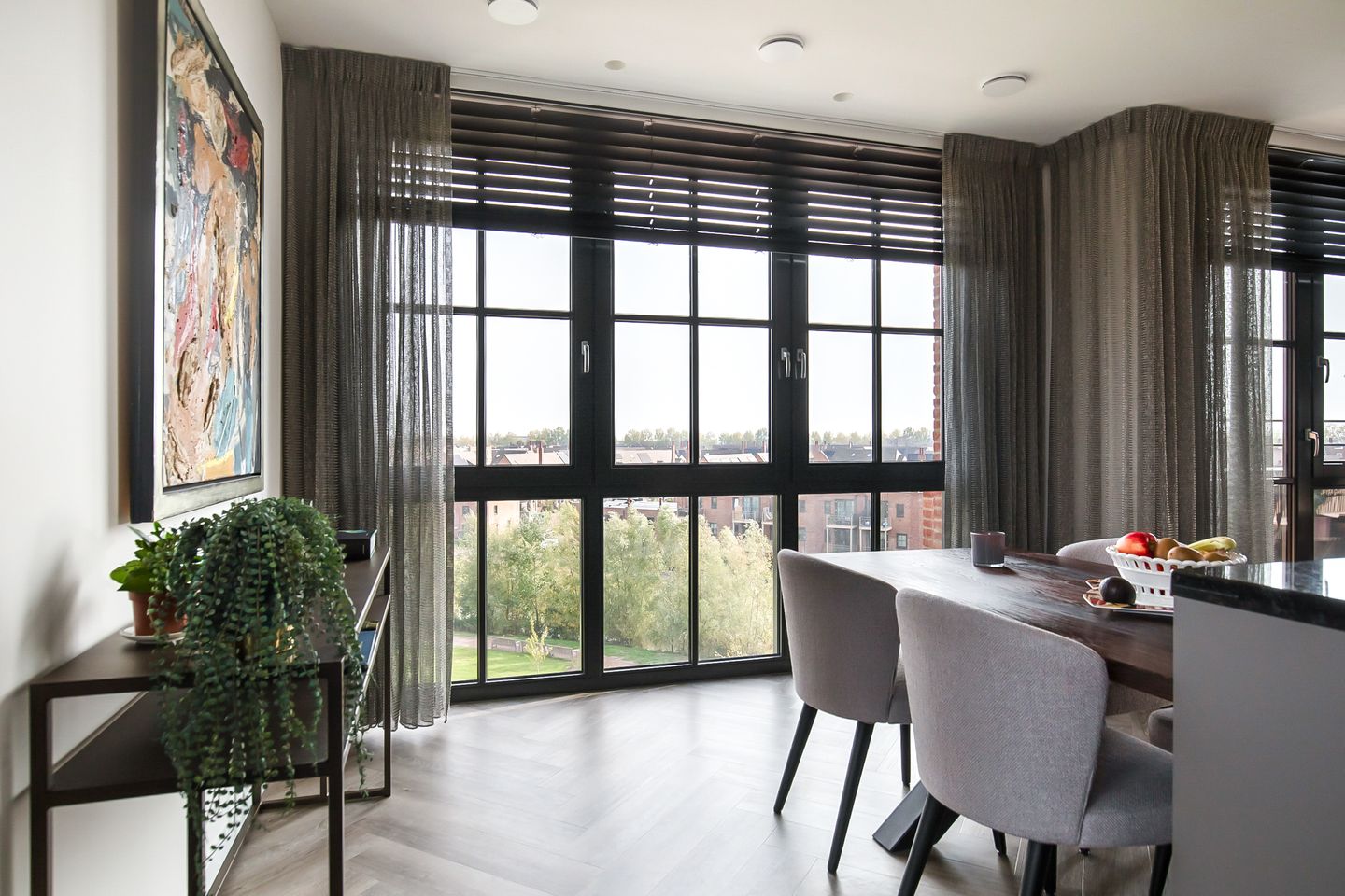 Luxury Penthouse with Panoramic Views and Two Rooftop Terraces — 25
