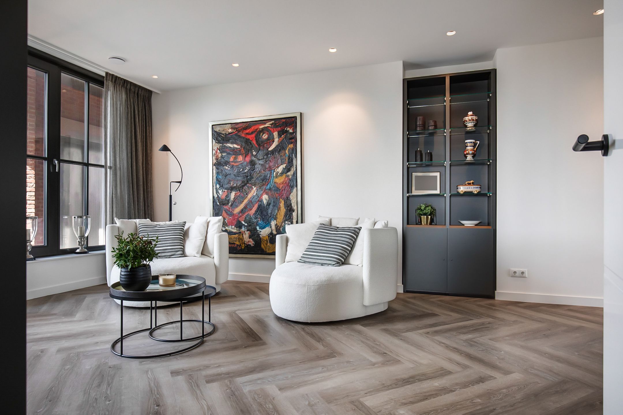 Luxury Penthouse with Panoramic Views and Two Rooftop Terraces — 30