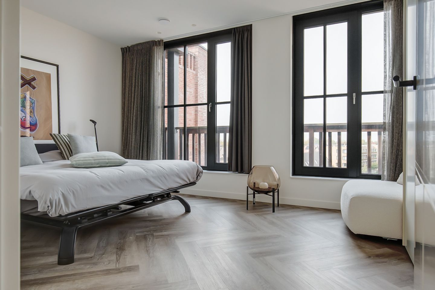 Luxury Penthouse with Panoramic Views and Two Rooftop Terraces — 44