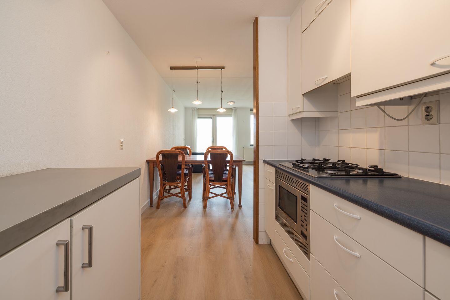 Spacious 2-Room Apartment with Sunny West-Facing Terrace and Dune Views — 14