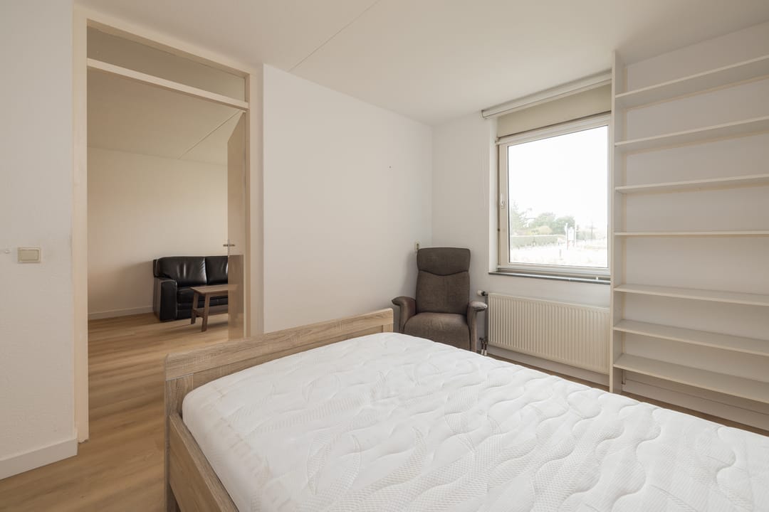 Spacious 2-Room Apartment with Sunny West-Facing Terrace and Dune Views — 16