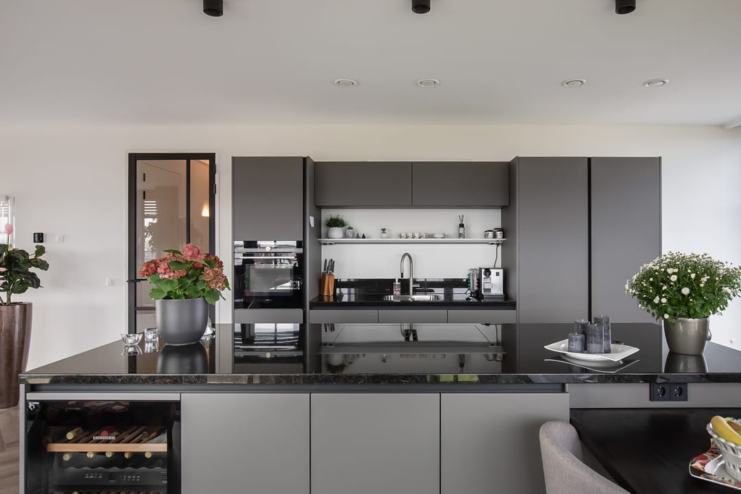 Luxury Penthouse with Panoramic Views and Two Rooftop Terraces — 22