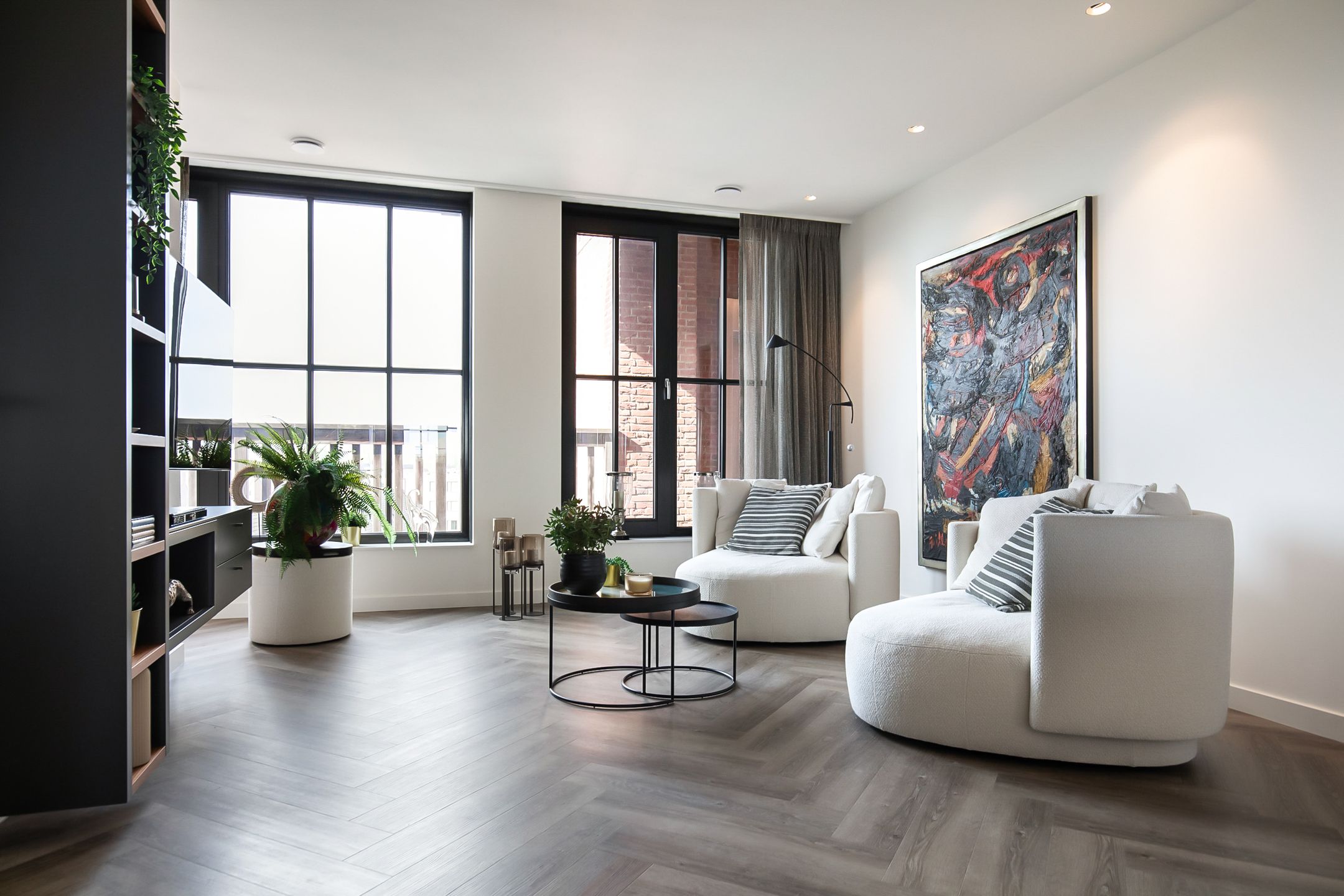 Luxury Penthouse with Panoramic Views and Two Rooftop Terraces — 27