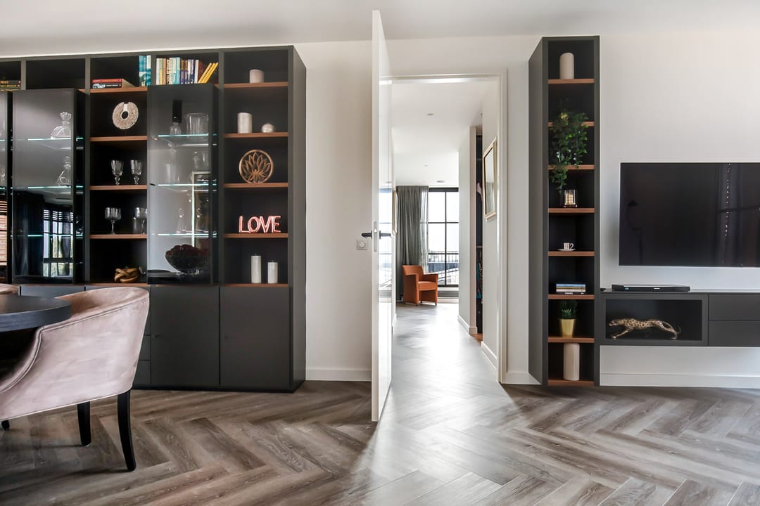Luxury Penthouse with Panoramic Views and Two Rooftop Terraces — 31
