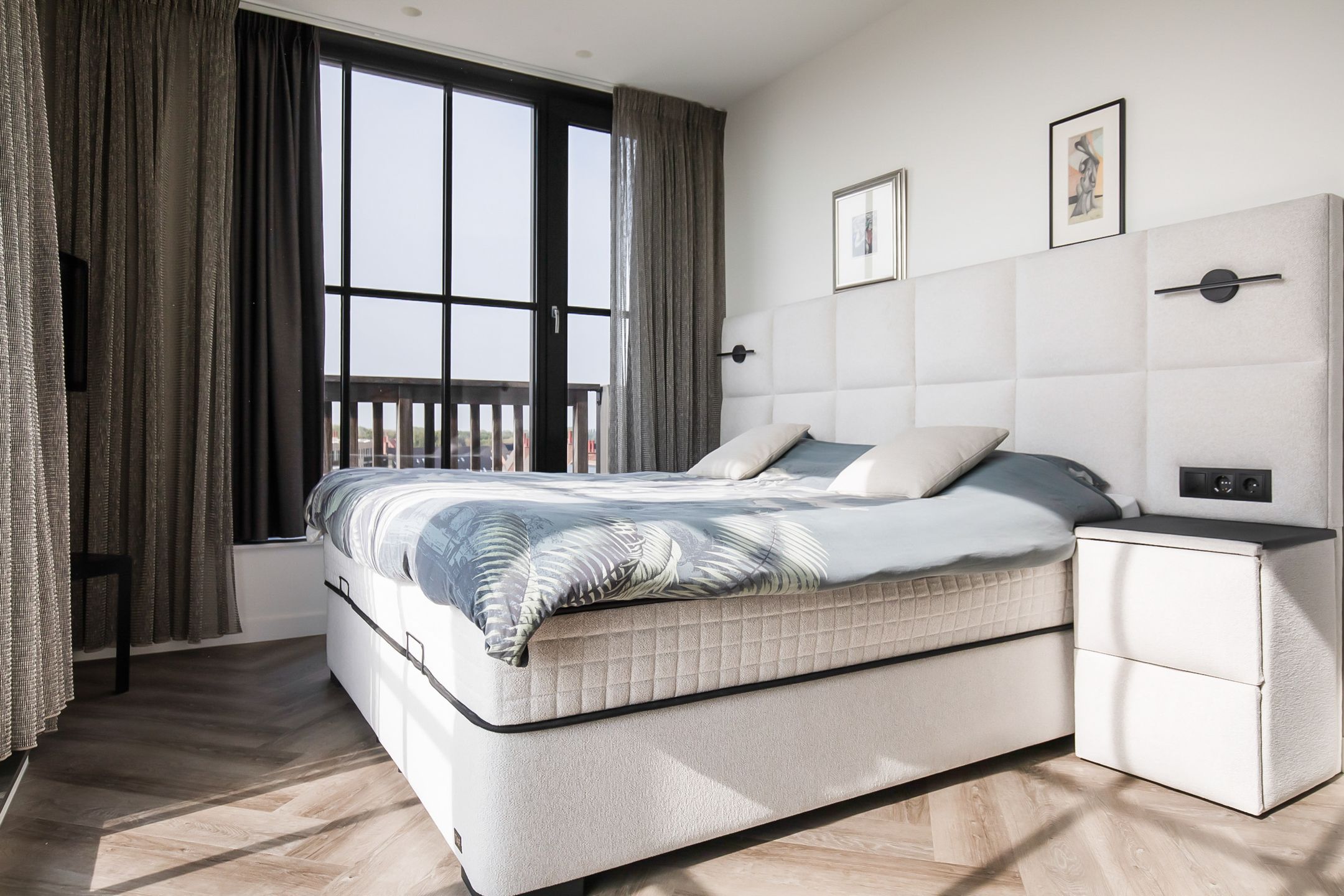 Luxury Penthouse with Panoramic Views and Two Rooftop Terraces — 33
