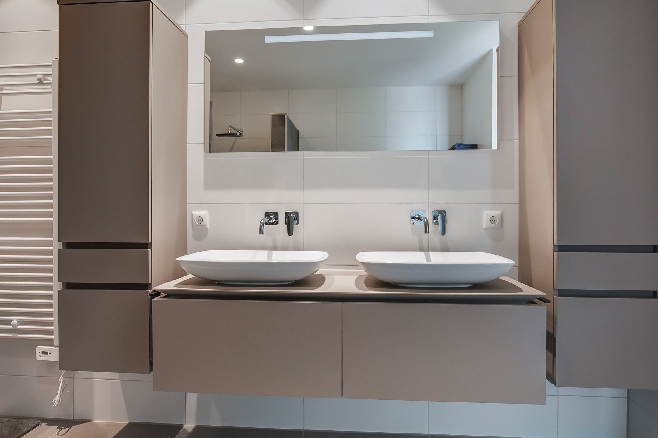 Luxury Penthouse with Panoramic Views and Two Rooftop Terraces — 36